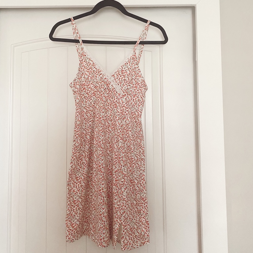 SUPER RARE!! Brandy Melville Amara dress with lace